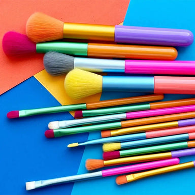 Makeup Brushes 15Pcs Colourful Makeup Brush Set with wool fiber bristles and plastic handles, ideal for foundation, blush, and eye shadow blending.