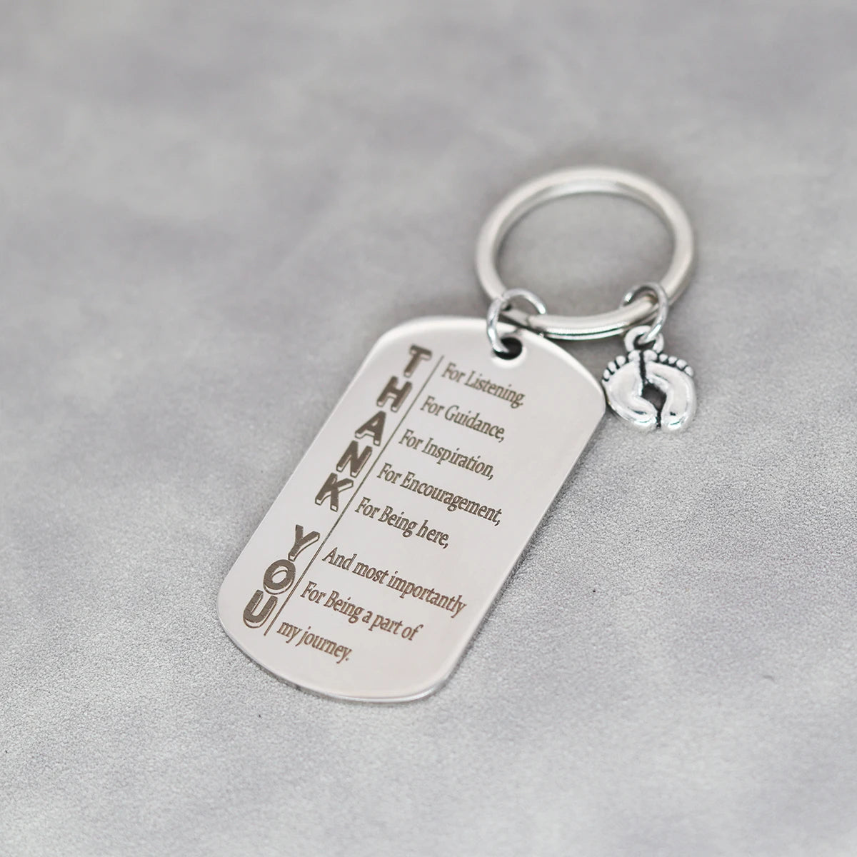 Elegant Thank You keyring with engraved words of gratitude, stainless steel accessory gift for best friend or guide.